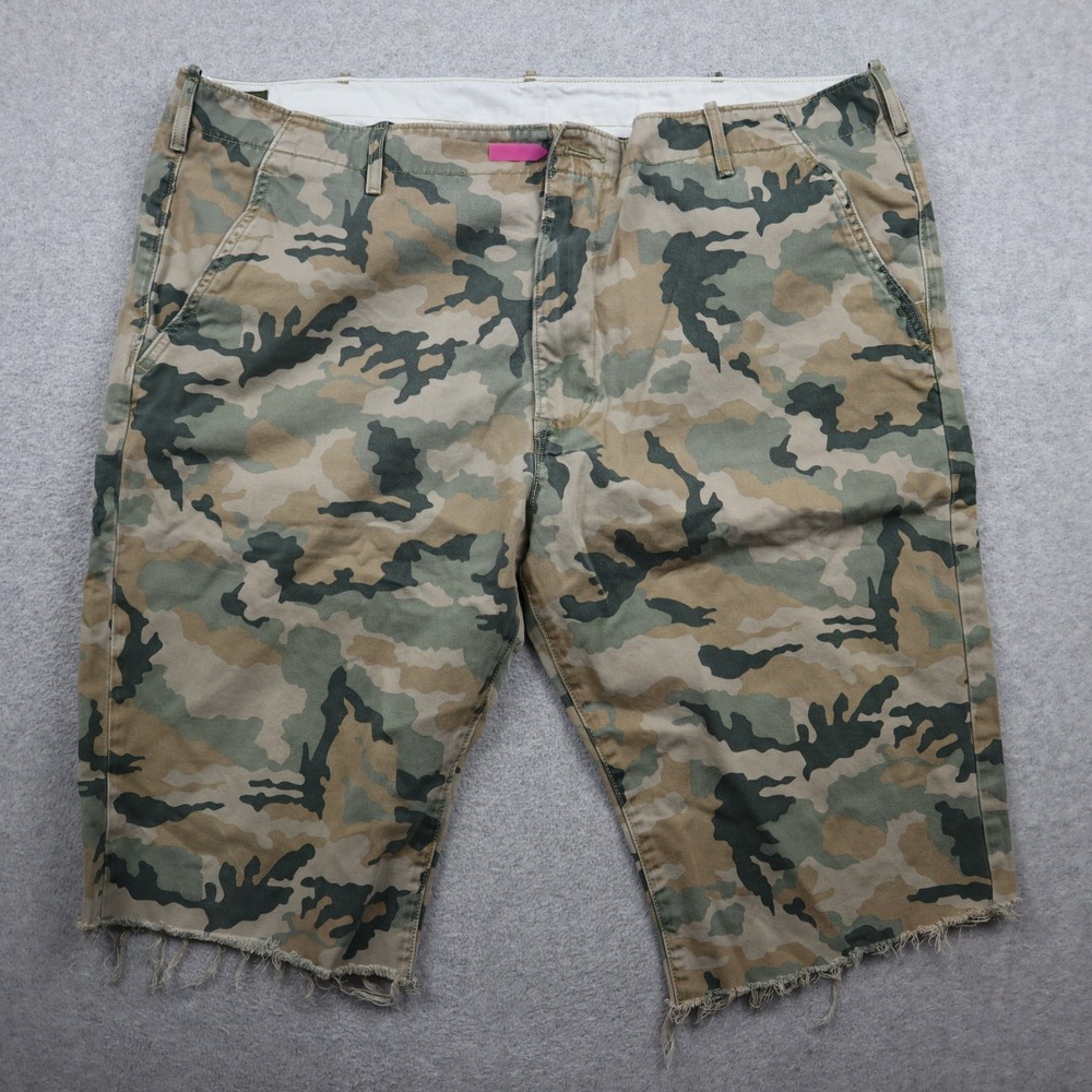 Levi's Shorts Mens 42 Camo Green Raw Hem Frayed Cut-Off Casual Streetwear Army
